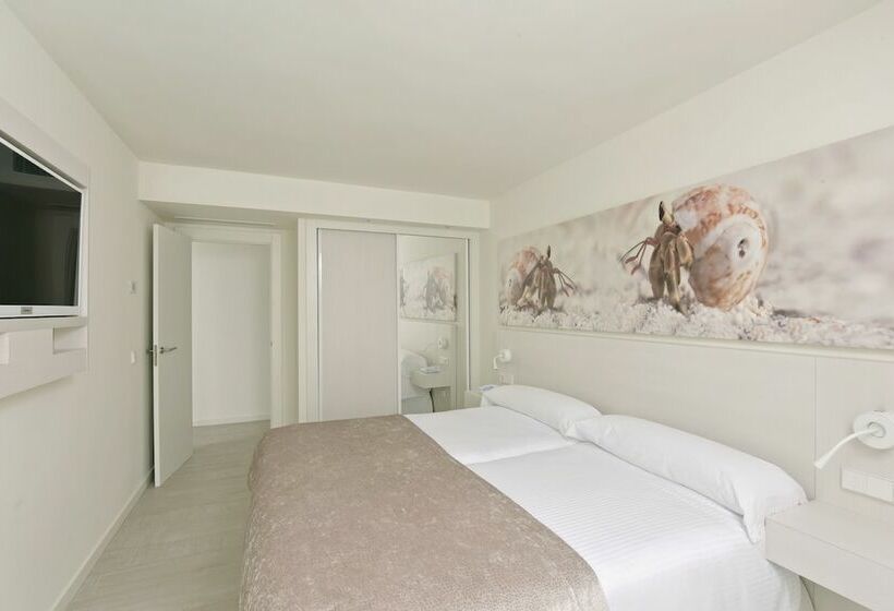 패밀리 룸 풀장 전망, Iberostar Waves Cristina