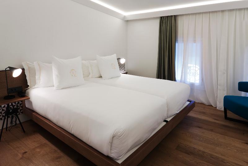 اتاق اجرایی, One Shot Palacio Reina Victoria 04