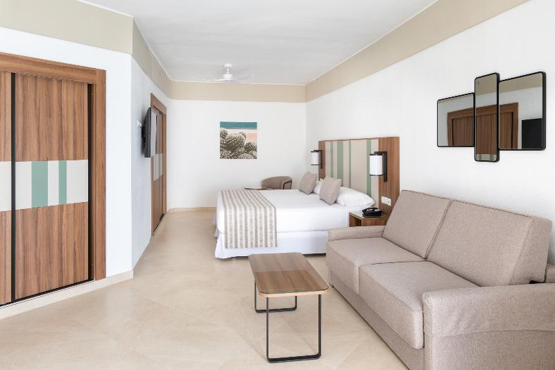 سوییت با چشم‌انداز باغ, Hotel Riu Paraiso Lanzarote - All Inclusive