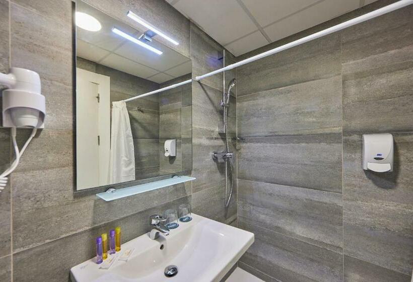 Superior Kolmen Hengen Huone, Don Juan Resort Affiliated by Fergus