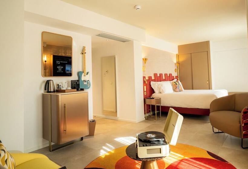 Standard Studio, Hard Rock Hotel Marbella