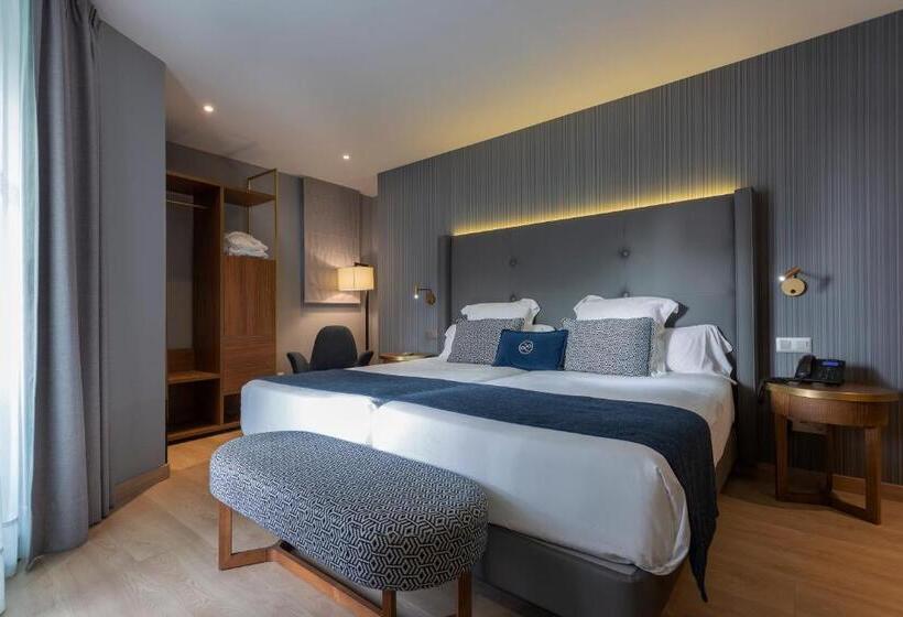 Premium room with terrace, Lima   Adults Recommended