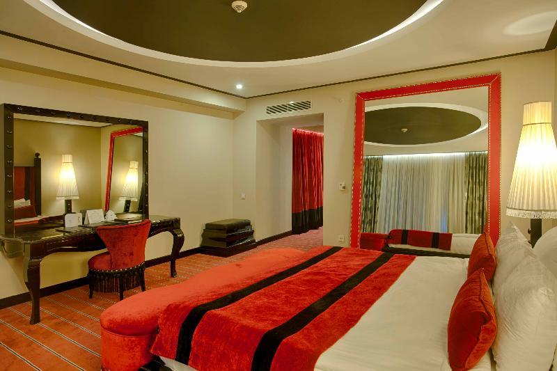 اتاق استاندارد, Restaurante Cadosa