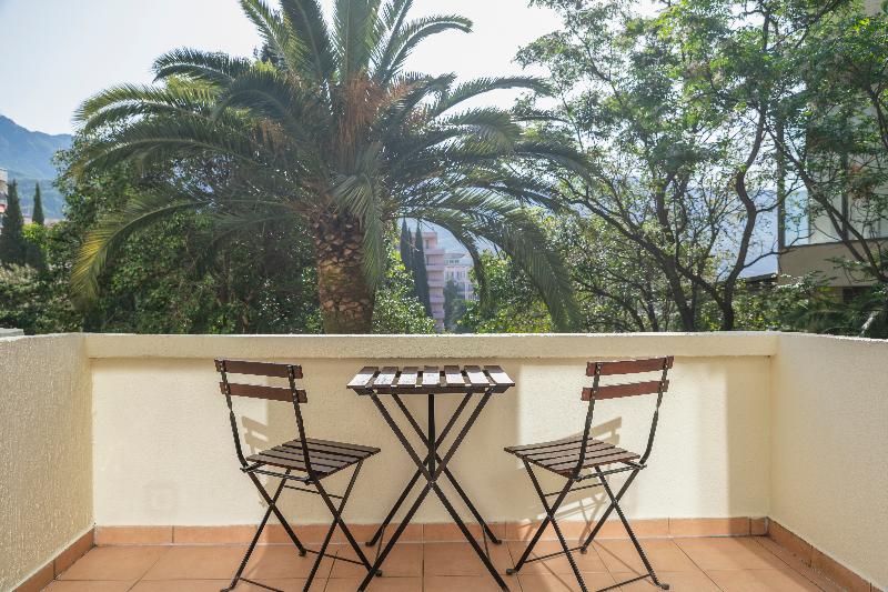 اتاق استاندارد یک نفره, Restaurante Cadosa