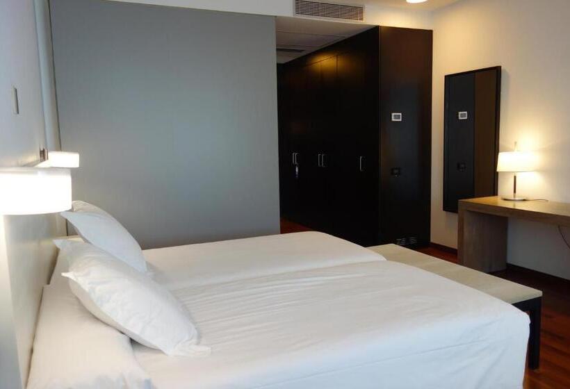 Quarto standard, Parador De Antequera