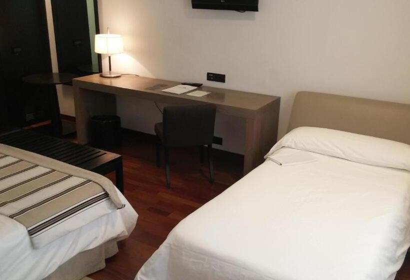 Quarto standard, Parador De Antequera