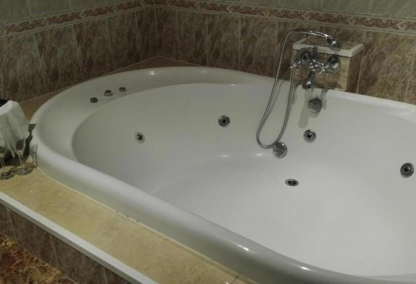 Люкс с гидромассажем, Hostal Andrés