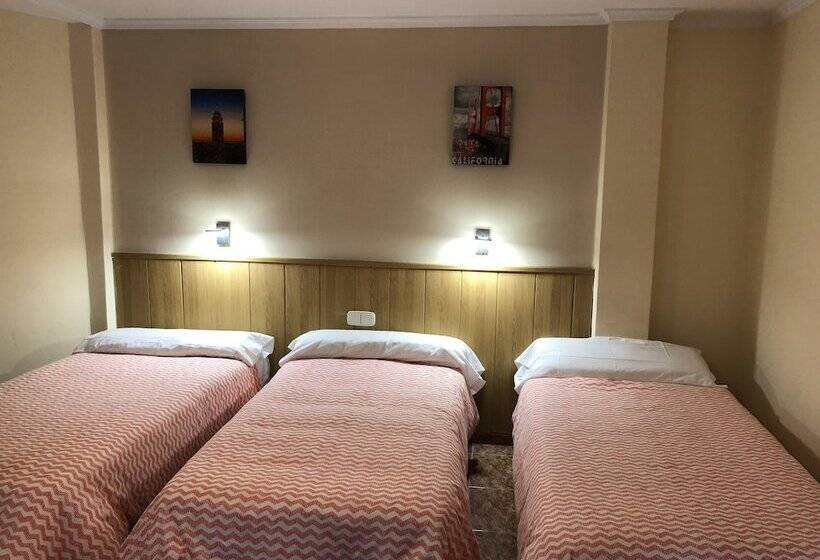 Номер Стандарт Трехместный, Hostal Andrés