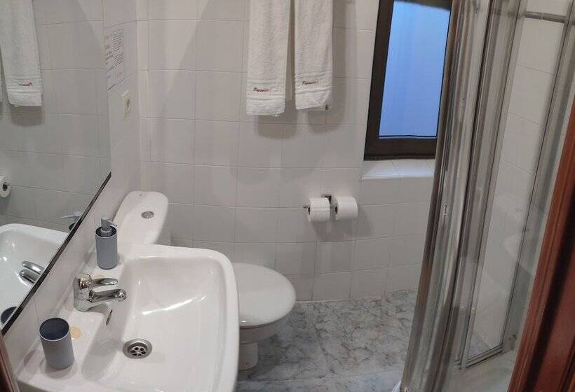 اتاق استاندارد چهار تخته, Hostal Hispanico I
