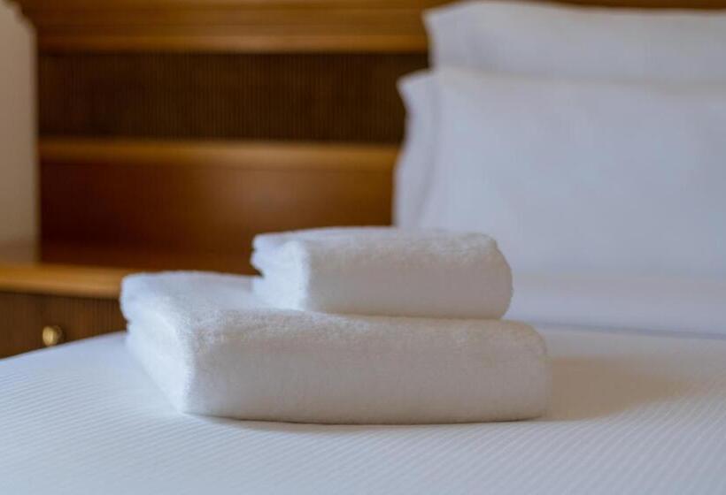 חדר סופריור משפחתי נוף לים, Montjoi by Brava Hoteles