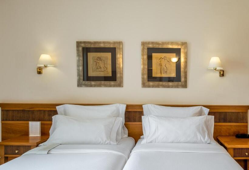 סוויטה משפחתית מוזלת, Montjoi by Brava Hoteles