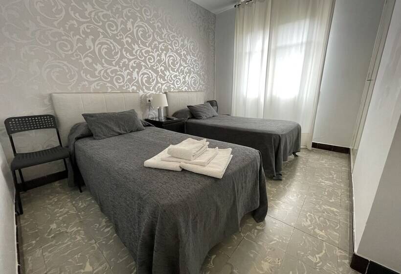 Номер Стандарт, Hostal Mediterráneo