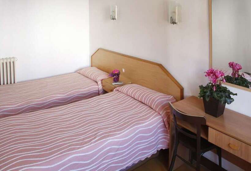 חדר סטנדרט לשלושה, Can Setmanes By Cozycatalonia