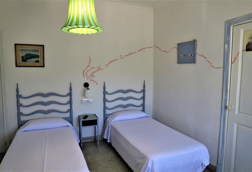 スタンダードルーム, Hostal Montsoliu
