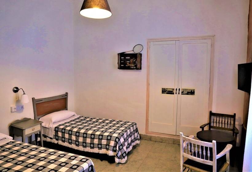 スタンダード４人部屋, Hostal Montsoliu