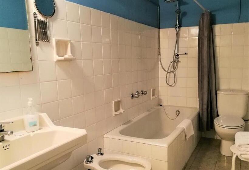 スタンダードルーム, Hostal Montsoliu