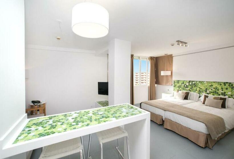 Полулюкс, Livvo Anamar Suites