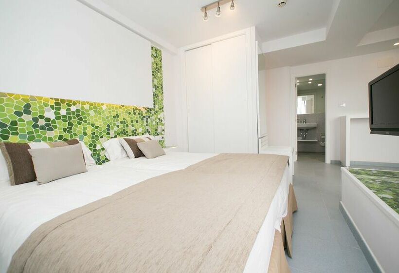 Полулюкс, Livvo Anamar Suites