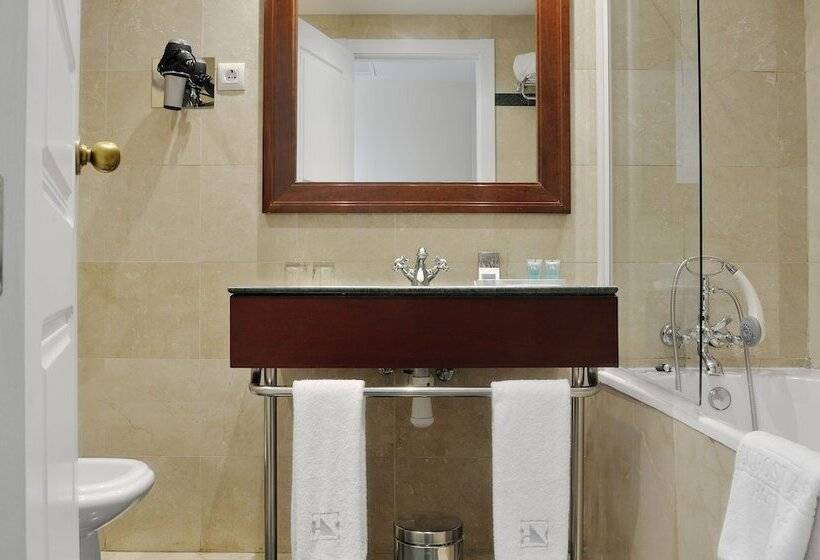 Номер Стандарт, Exe Laietana Palace