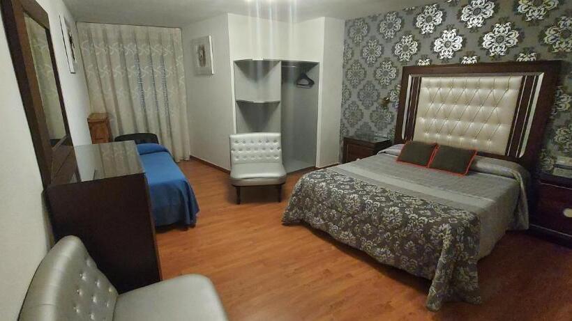 Номер Стандарт Трехместный, Hostal Del Campo