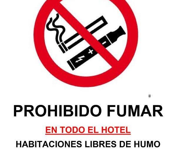 غرفة قياسية ثلاثية, Hostal Canigó