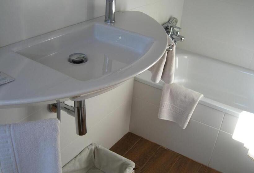غرفة قياسية رباعية, Hostal Canigó
