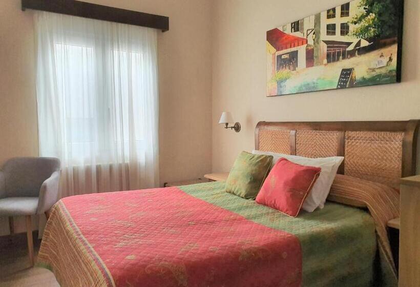 Номер Стандарт Индивидуальный, Hostal Canigó