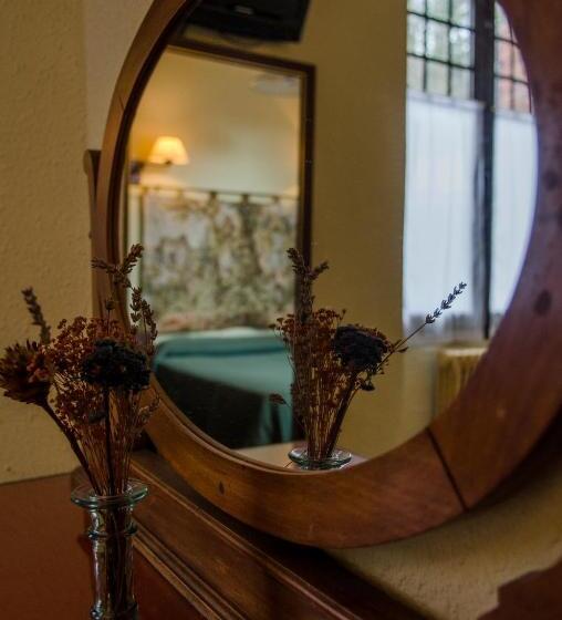 Номер Стандарт Трехместный, Hostal Ayestaran Ii