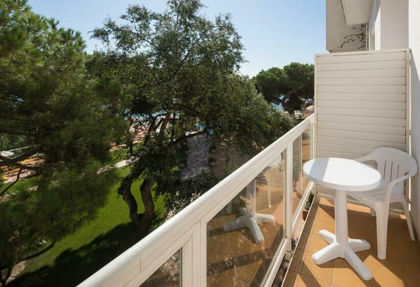 חדר סטנדרט לשלושה, htop Caleta Palace