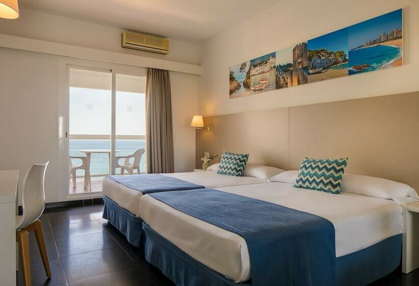 اتاق استاندارد چهار تخته با چشم‌انداز دریا, htop Caleta Palace