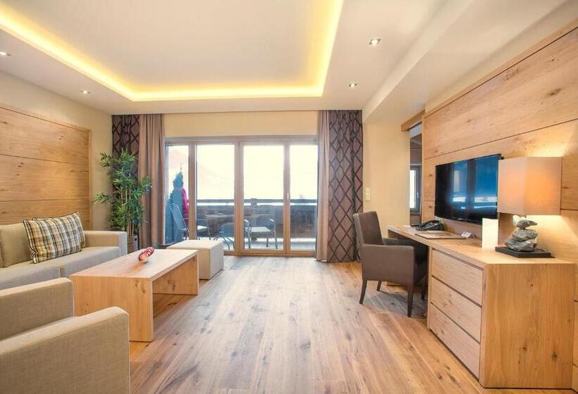 Люкс Повышенной Комфортности, Das Gemütliche Dorfhotel Kaltenhauser