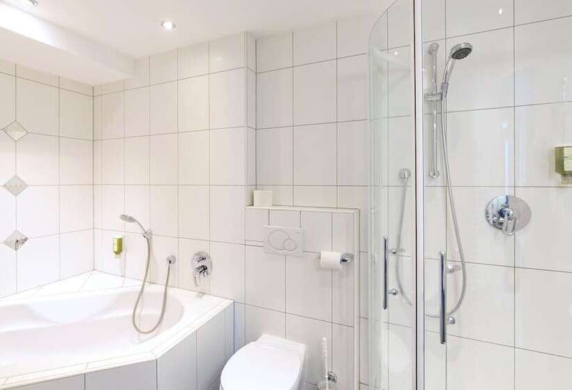 Family Suite, Mondschein