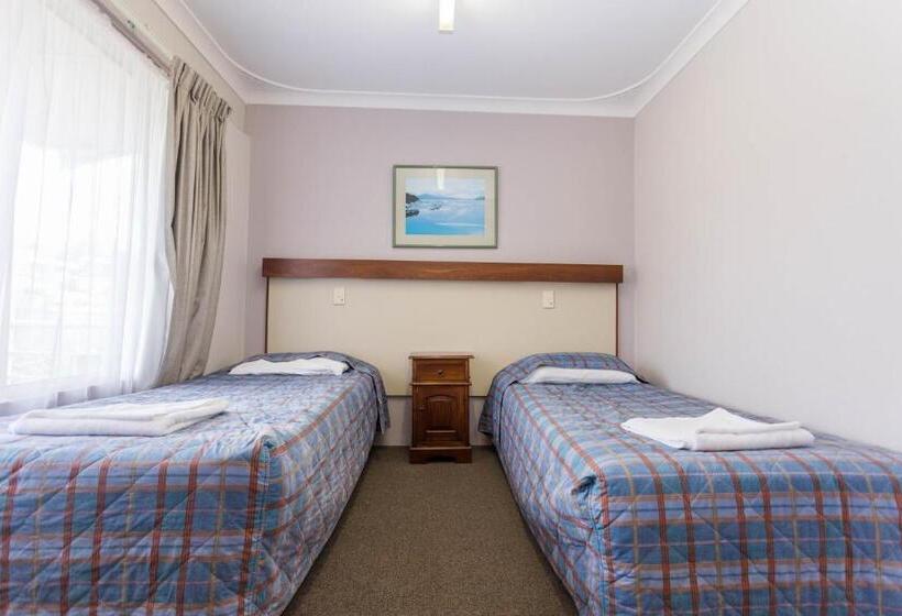 דירת שני חדרים, Sleepwell Motel