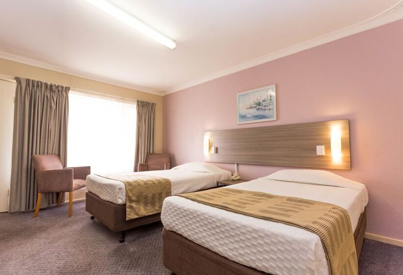 Номер Комфорт, Sleepwell Motel