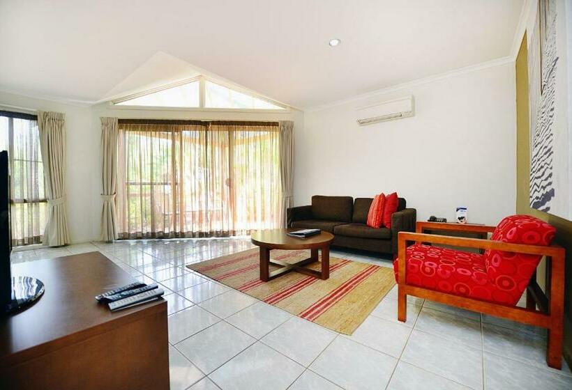 Номер Deluxe с Гидромассажем, Breakfree Aanuka Beach Resort