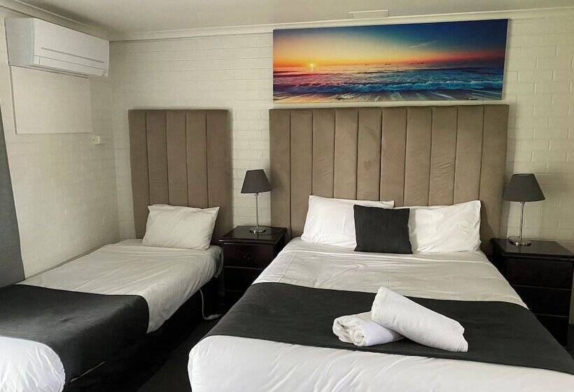 패밀리 룸, Frankston Motel