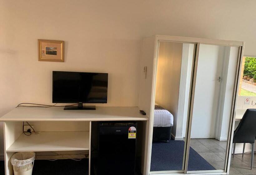 Семейный Номер, Panorama Motor Inn
