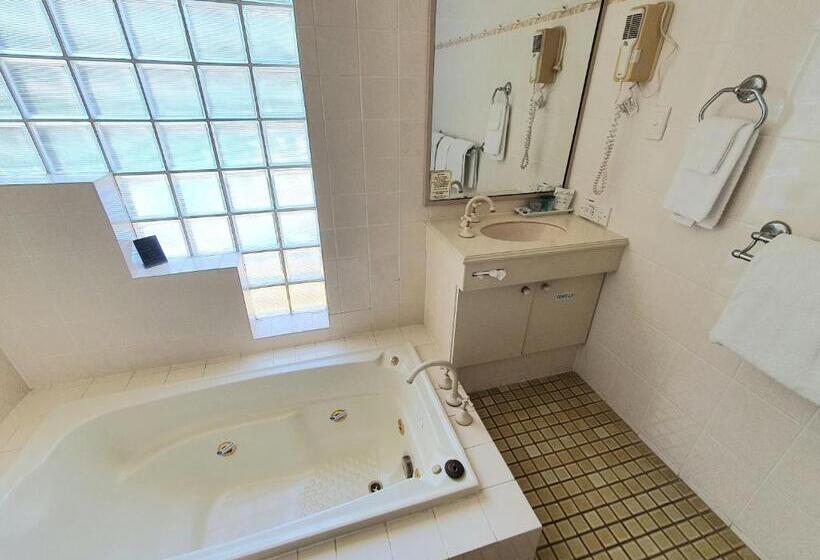 Люкс с гидромассажем, Mcnevins Maryborough Motel