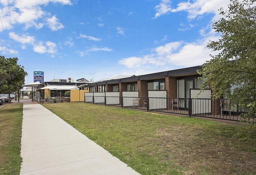 Номер Стандарт, Richmond Henty