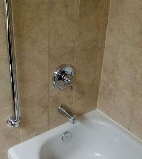 ダブルベッドスタンダードルーム, Best Western Plus Otonabee Inn