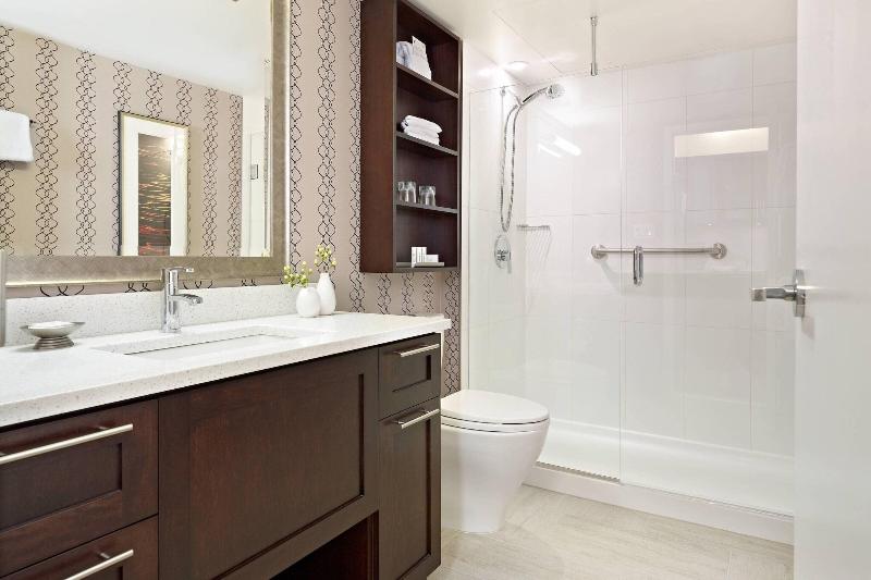 キングサイドベッドのスタンダードワンルーム, Residence Inn By Marriott Vancouver Downtown