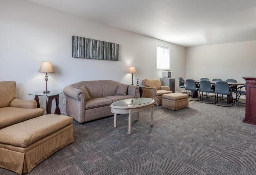 Люкс Повышенной Комфортности, Super 8 By Wyndham Kirkland Lake