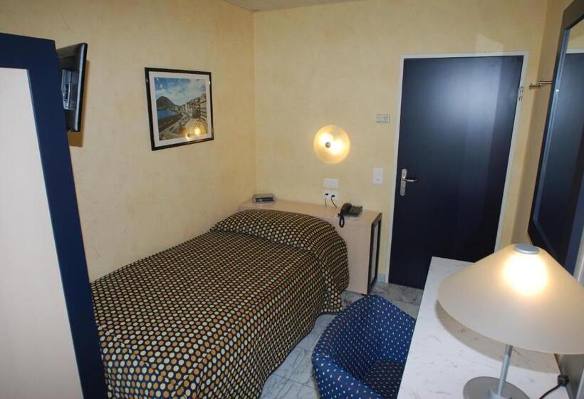 Habitación Estàndard Individual, &hostel Montarina