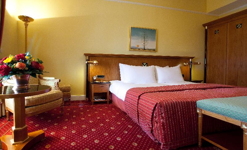 Номер Стандарт Вид на Город, Fairmont Le Montreux Palace