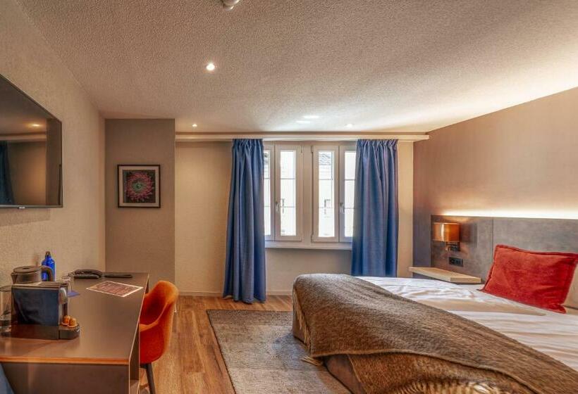 Standardrum, The Hey Hotel