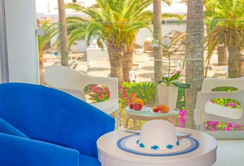 Семейный Номер Вид на Бассейн, Dome Beach Marina Hotel & Resort