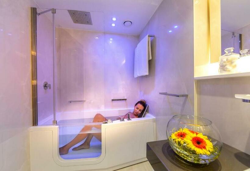 带观景的高级间, Amathus Beach Hotel Limassol