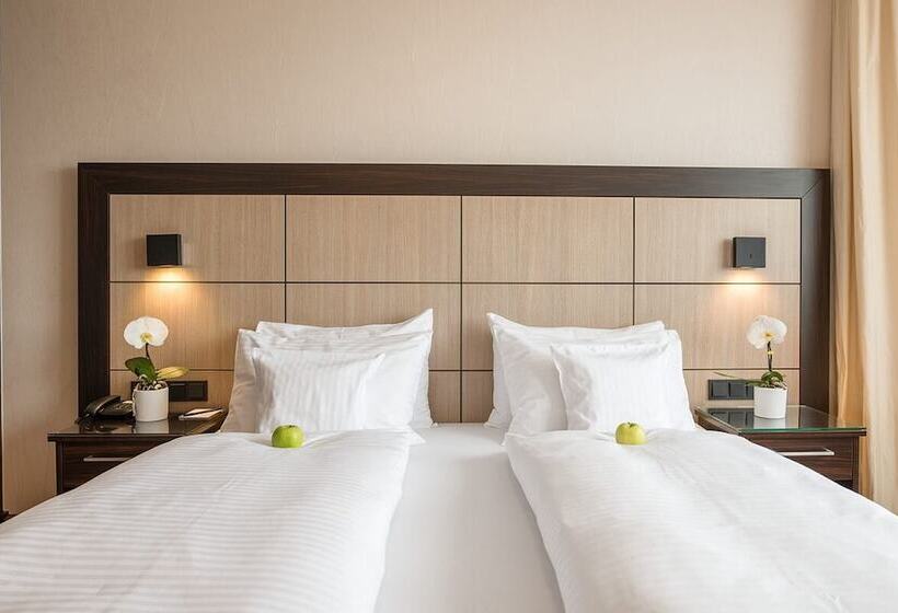 Люкс, Leoso Hotel Leverkusen