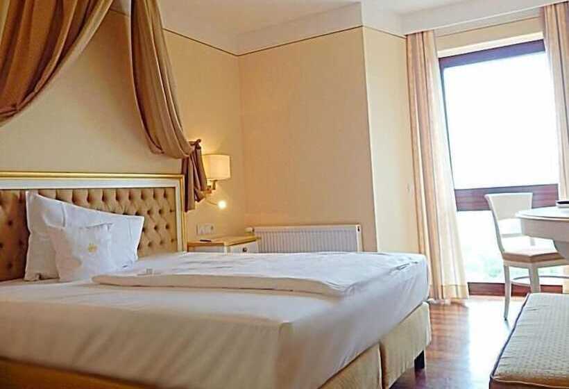 Standard Room, Burghotel Staufenberg