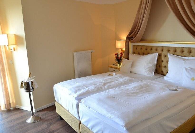 Standard Room, Burghotel Staufenberg
